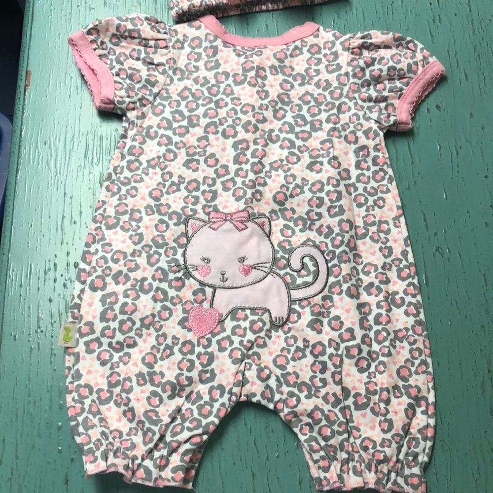 NWT Matching Onesie and headband - Picture 2 of 6